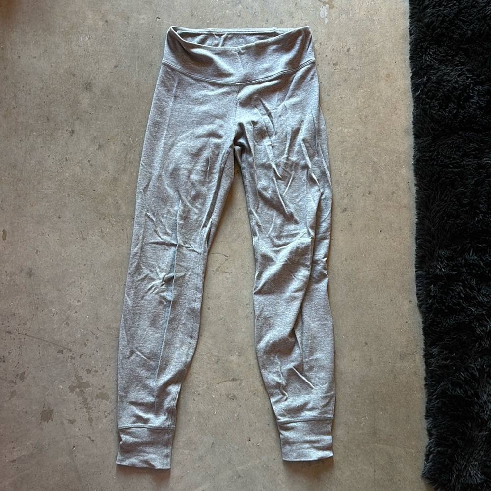Lululemon joggers soft grey 4
